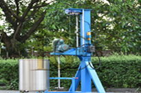 周末不休息，客戶來工廠現(xiàn)場試機(jī)