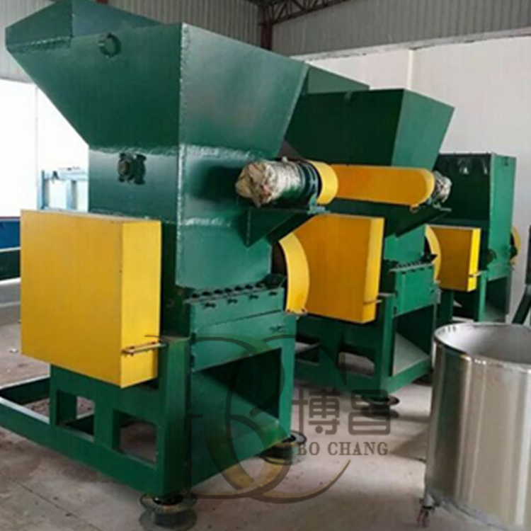 礦泉水瓶破碎機(jī)應(yīng)該要怎么選？